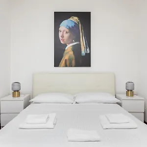 https://duomo-hostmate-suite-5.it-lombardy.com