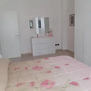 https://rebecca-house.hotelitalianriviera.com